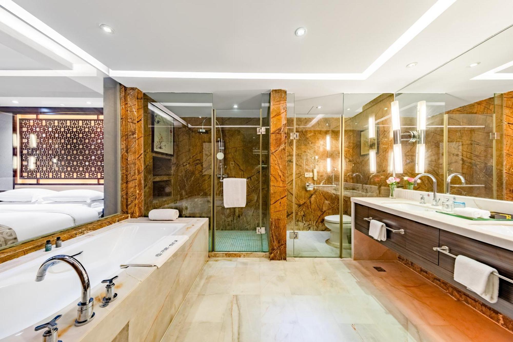 King Royal Hotel Yunfu מראה חיצוני תמונה